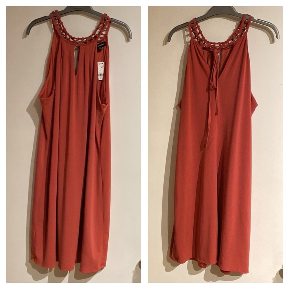 🆕 LE CHATEAU Dress!!! Criss Cross Design w/ Gold beads!!!  NWT!!!
